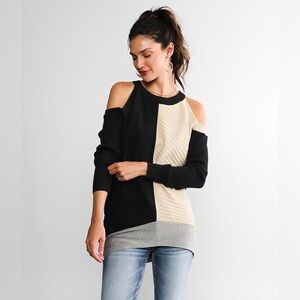 Daytrip - Cold Shoulder Sweater - Large